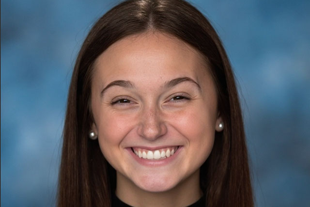 Allie Lange headshot