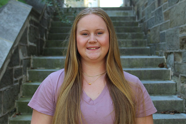 Caitlyn Mullaney headshot